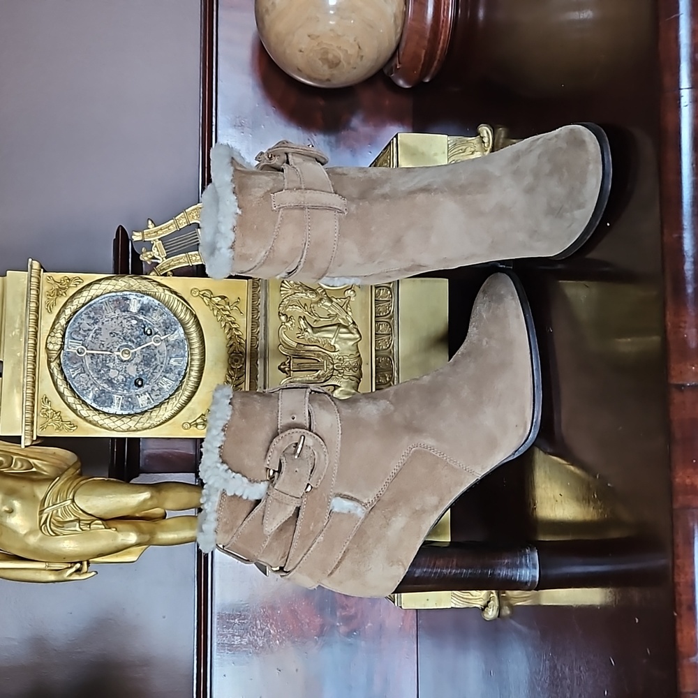 Authentic Burberry booties - Picture 5 of 11